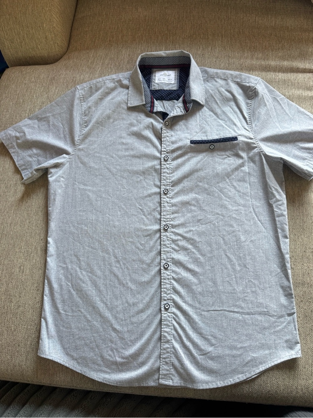 Craft + Flow men's grey short-sleeve button-down Size Large